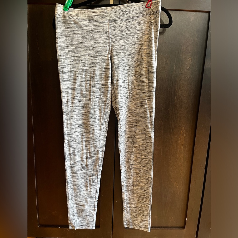 Express heather gray leggings, women’s size small. Smoke free home.